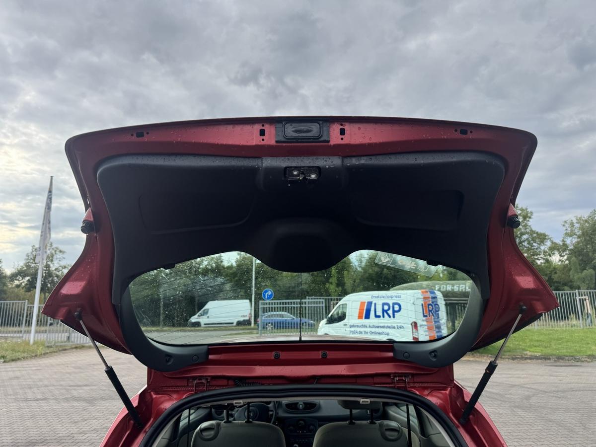 Renault Clio 3 original Heckklappe mit Heckscheibe TEB76 red of fire Bj.2005